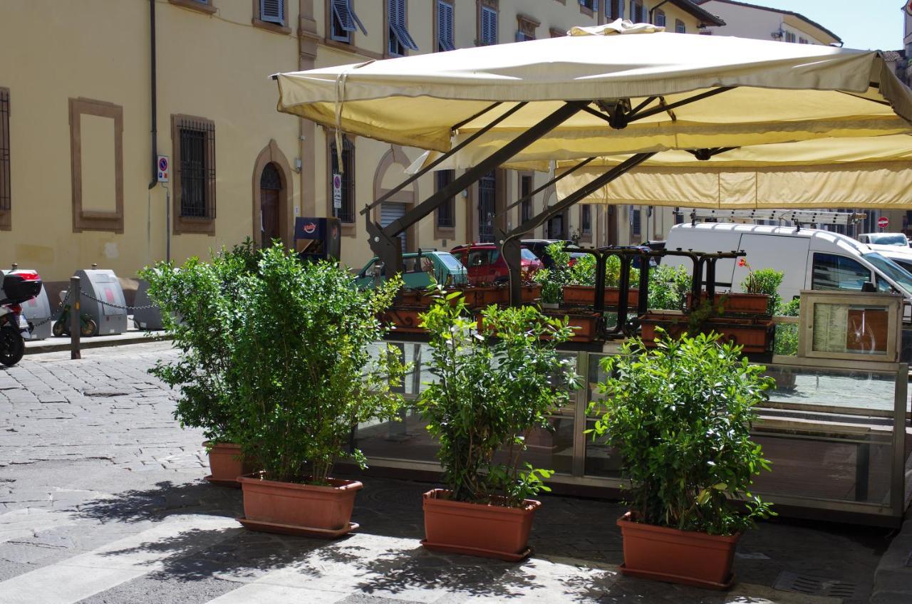 Appartamento Centro Citta Quartiere Oltrarno Con Una Camera Da Letto Florence Buitenkant foto